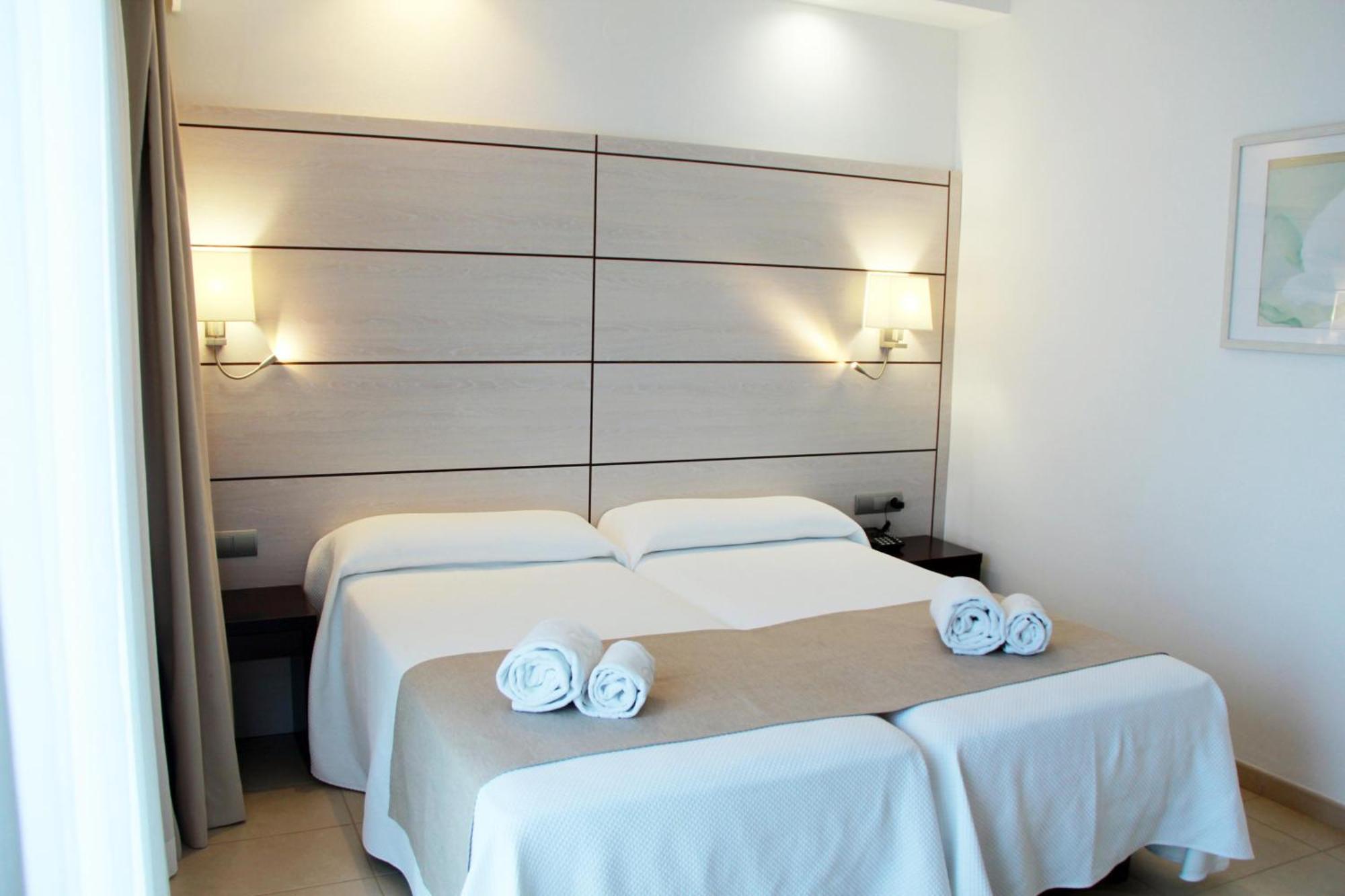 Hotel Puchet Ibiza Сан-Антоніо Екстер'єр фото